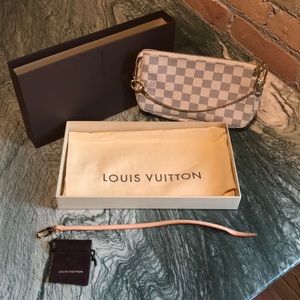 Louis Vuitton Pochette